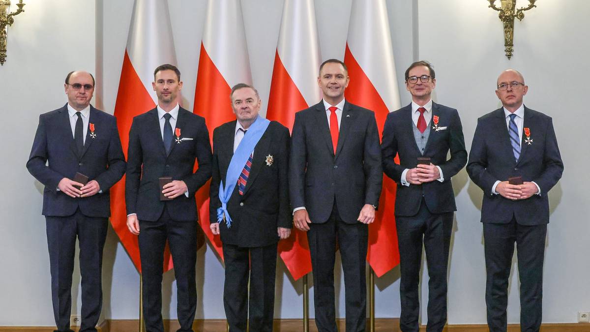 Prezydent wręczył najwyższe odznaczenia. "W uznaniu znamienitych zasług"