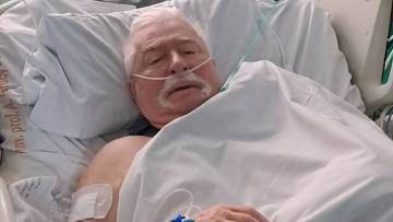 Pobyt Lecha Wałęsy w szpitalu związany był z uporczywym bólem w barku, który wymagał interwencji chirurgicznej - 