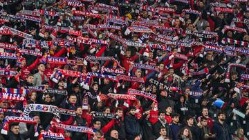 Kibice Wisły Krak&oacute;w nie wejdą na hitowy mecz! "Biała Gwiazda" domaga się dotkliwych kar