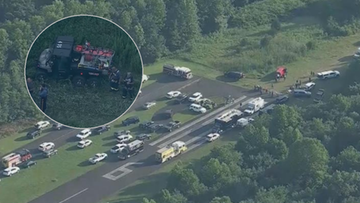 Niewielka cessna ze spadochroniarzami na pokładzie rozbiła się w lesie w USA. Pilot zaraz po starcie - z nieznanych p