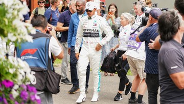 "Szokujące, że tu jesteśmy. Rządzi pieniądz". Hamilton przed GP Australii Formuły 1