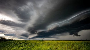 03.05.2021 09:00 Koszmarna majówka. Wzbierające rzeki, podtopienia, zerwane dachy, połamane drzewa. Sprawdź bilans