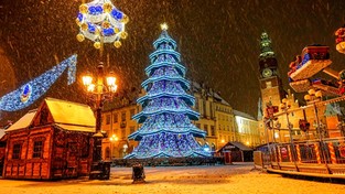 25.12.2021 06:00 Wrocław nocą rozświetlony świąteczną dekoracją. Zobacz romantyczny filmik