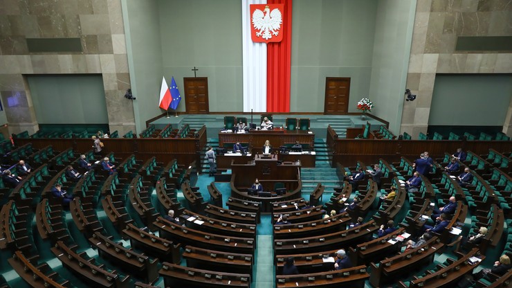Sejm odrzucił wnioski opozycji o informacje rządu m.in. o programie szczepień