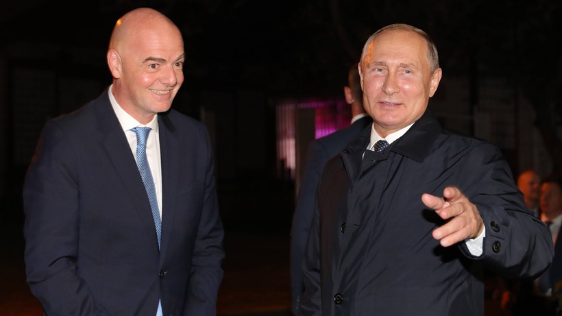 Czy zaprzyjaźniona z Putinem FIFA jest w stanie zrobić krzywdę piłkarskiej Rosji?
