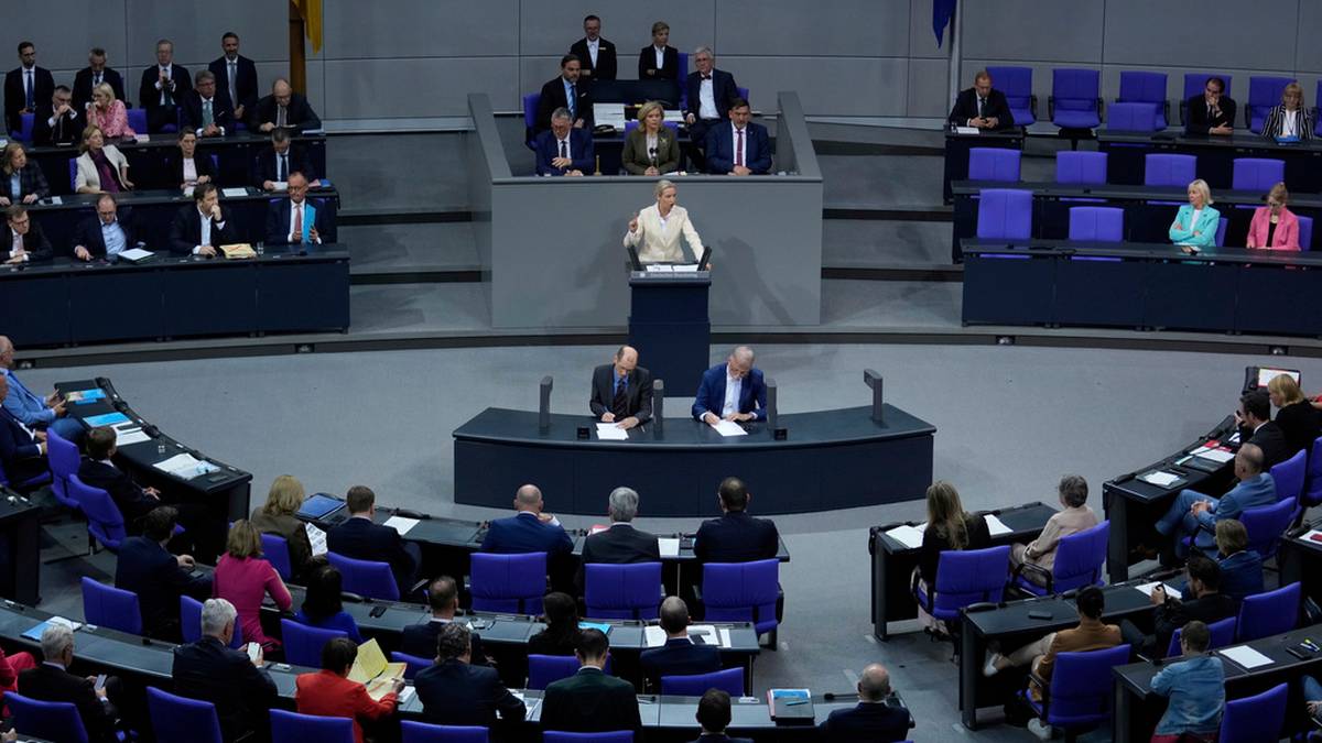 AfD współpracuje z Kremlem? Media: Mogą przekazywać tajemnice wojskowe Rosji