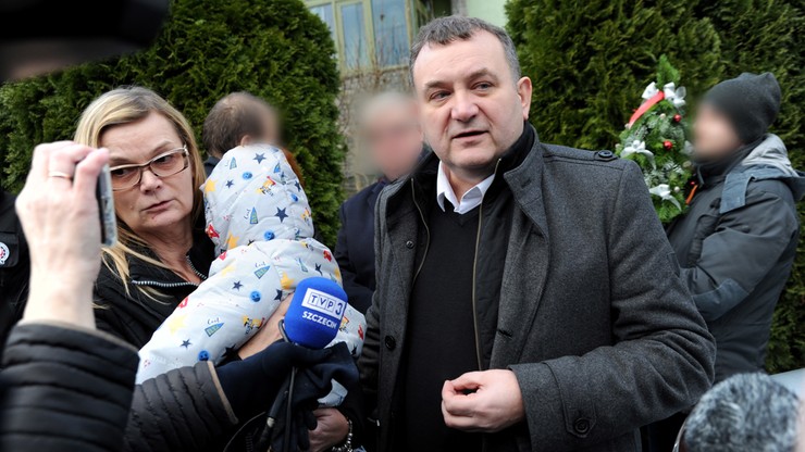 Funkcjonariusze CBA zakończyli przeszukanie domu posła PO Stanisława Gawłowskiego