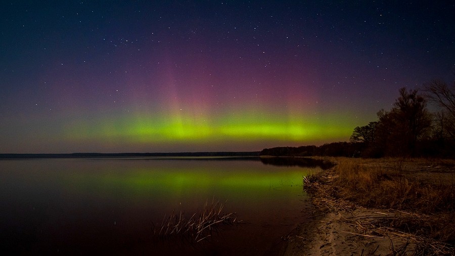 Zorza polarna w okolicach Szczecinka na Pomorzu. Fot. Tomasz Jaworski / TwojaPogoda.pl