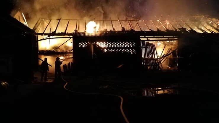 Podkarpacie: 9 godzin gaszono pożar budynku gospodarczego