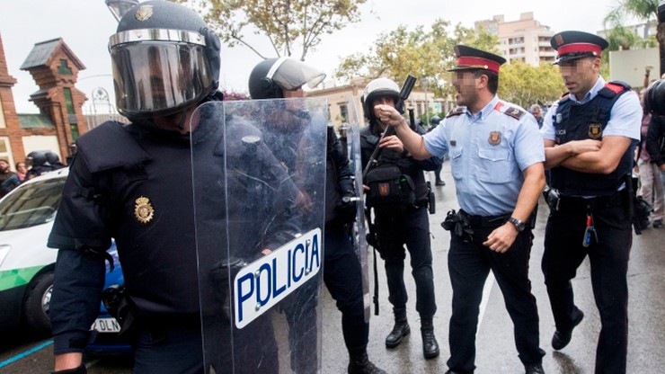 Stanęli po stronie organizatorów referendum. Dochodzenia przeciwko katalońskiej policji