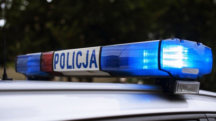 Autokar z Niemiec w eskorcie policji dotarł pod szpital zakaźny w Poznaniu