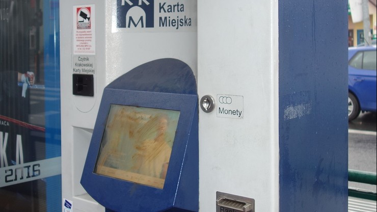 Krakowskie biletomaty wysmarowane kałem. Sprawą zajmie się policja