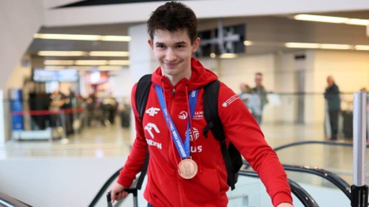 Polscy siatkarze wrócili z Filipin. Zostali przywitani na lotnisku