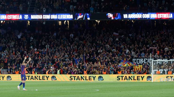 Robert Lewandowski pożegnany na Camp Nou