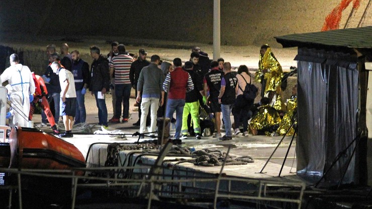 Katastrofa łodzi z migrantami we Włoszech. Co najmniej 20 osób nie żyje