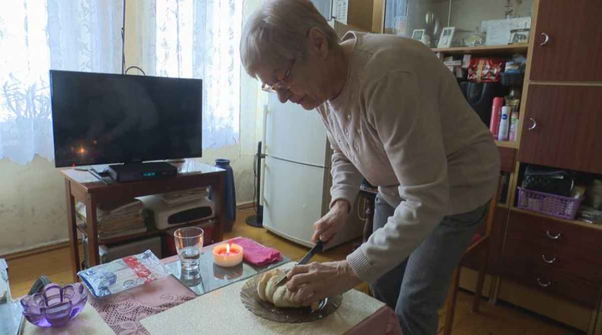 Seniorka nie płaci za mieszkanie, komornik obciążył współlokatorkę