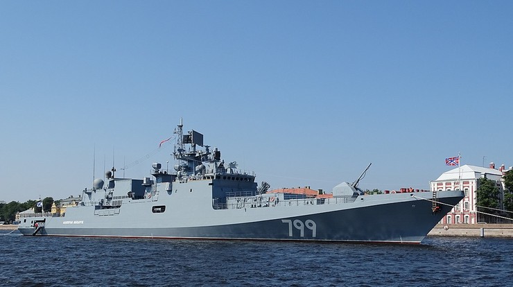 Wojna w Ukrainie. Media: Rosyjski okręt "Admirał Makarow" płonie niedaleko Wyspy Węży