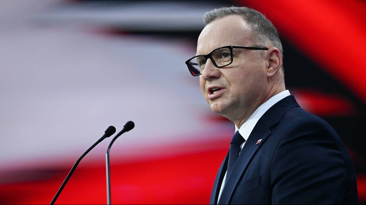 "To tylko niekompetencja". Premier reaguje po słowach prezydenta o ustawkach