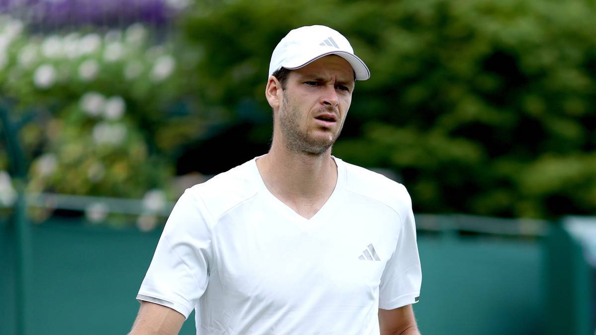 Hurkacz advances to US Open 2nd round, faces Shelton on main court