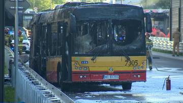 Pożar na warszawskiej Pradze-Południe. Miejski autobus w ogniu