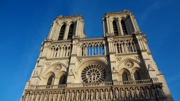 Kolejne zatrzymania ws. samochodu z butlami z gazem przed katedrą Notre Dame