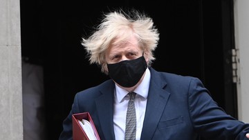 Rząd luzuje obostrzenia. Johnson: już za kilka dni będę mógł wreszcie pójść do fryzjera