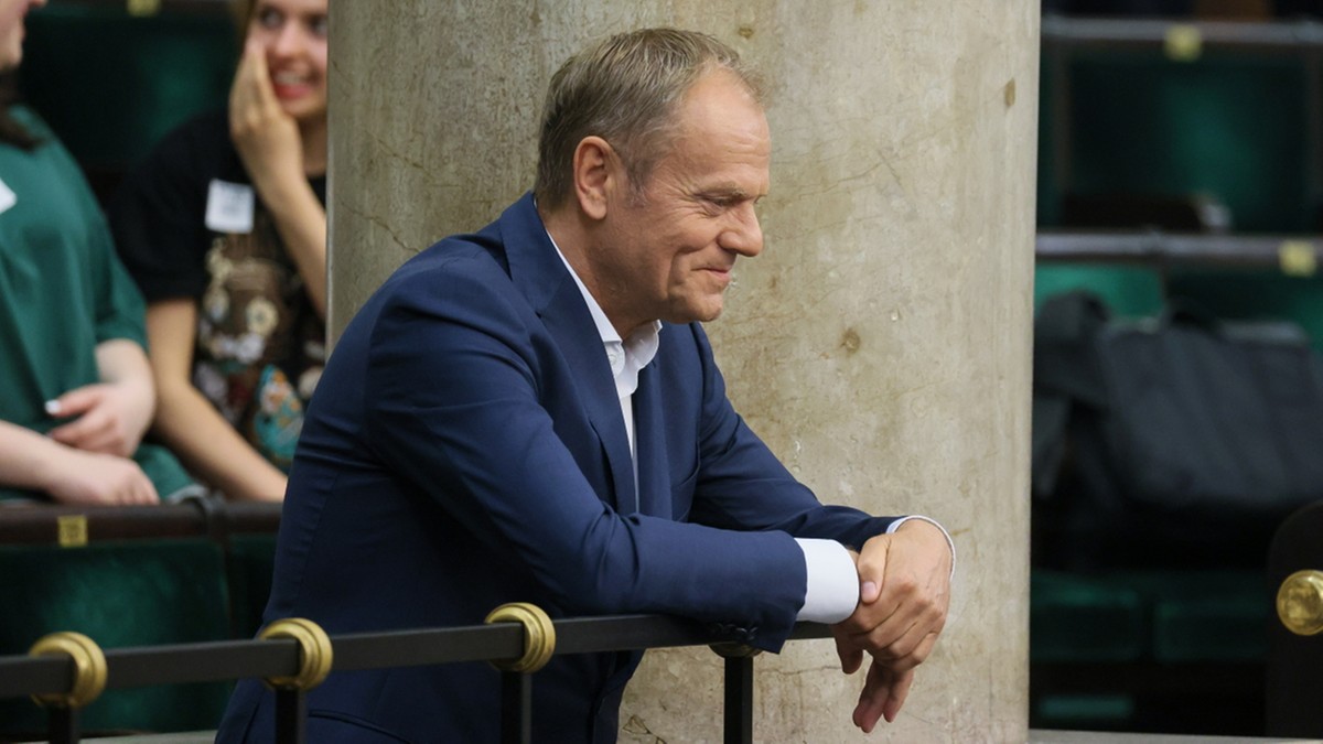 Donald Tusk pojawił się w Sejmie. Zamieszanie na sali plenarnej