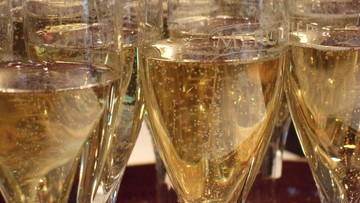 Rekordowy eksport francuskiego szampana i koniaku