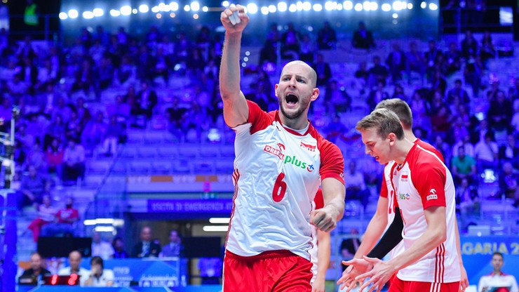 Bombardier Kurek rzuca pociskami! 118 i 114 km/h rozbiło Włochów (WIDEO)