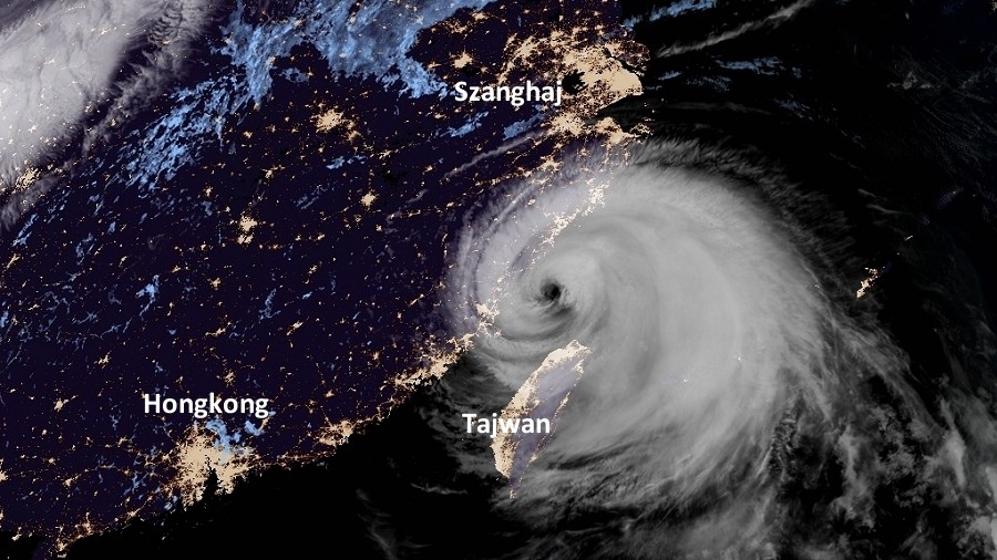 Zdjęcie satelitarne tajfunu Maria nad Tajwanem. Fot. JMA / Himawari-8.