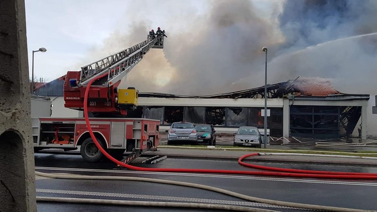 Spłonął supermarket w Wadowicach; jego konstrukcja się zawaliła