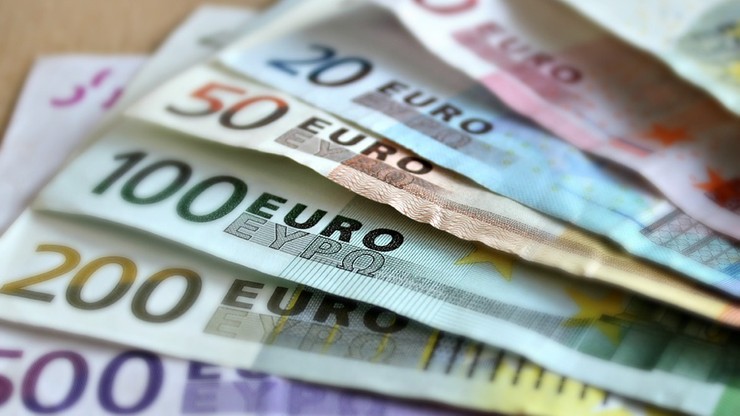 Osiem krajów strefy euro może nie spełnić wymogów budżetowych UE