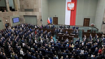 Sondaż: Zjednoczona Prawica liderem, PSL poza Sejmem