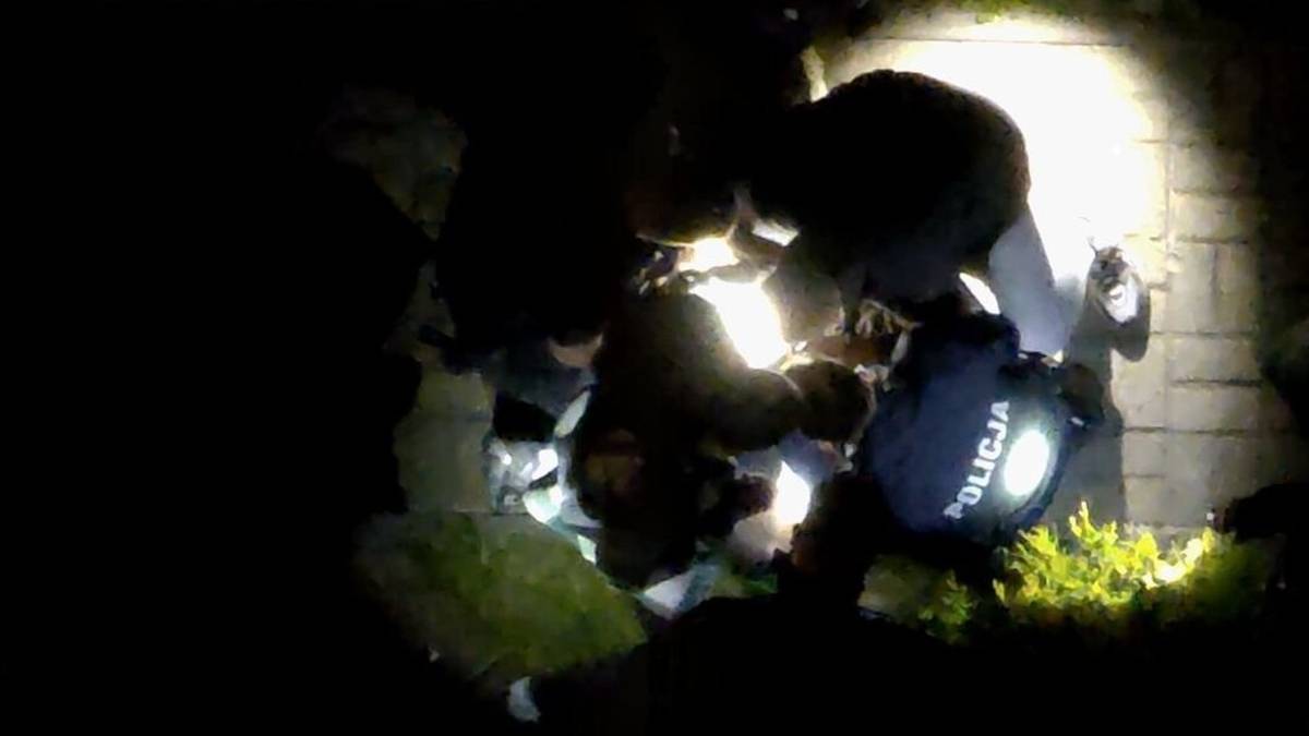 Brutalne zabójstwo w Jędrzejowie. Nocna obława, policja ujęła 19-latka