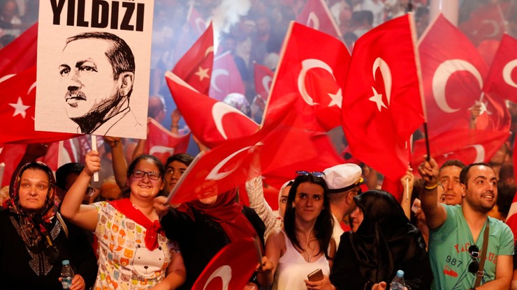 "Financial Times": Turcji grozi upadek instytucji