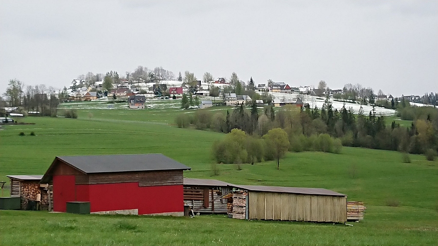 15.05.2019 07:00 To nie jest fotomontaż! Takie widoki można zastać na Podhalu. Wyżej jest zima, a niżej wiosna