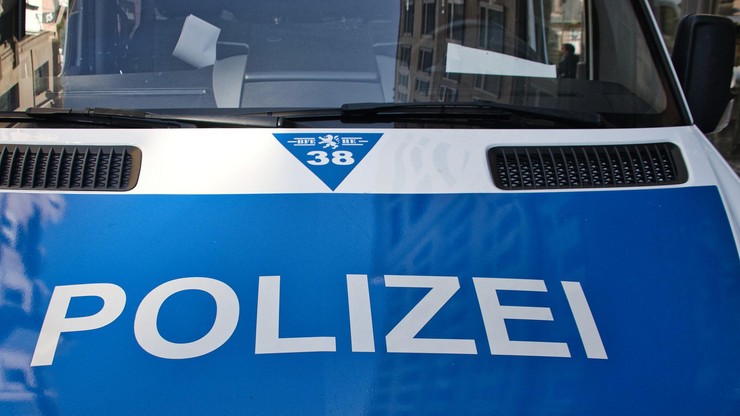 Niemcy. Kierowca pokazał środkowy palec policji. Musi zapłacić 5 tys. euro kary
