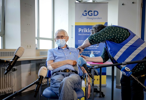 Szczepienie pacjenta w Holandii