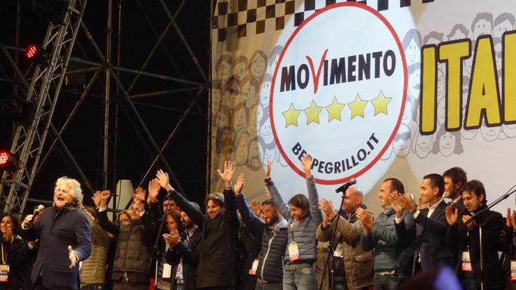 Włochy: w Ruchu Pięciu Gwiazd żarty się skończyły. Wysokie kary za kalanie własnego gniazda