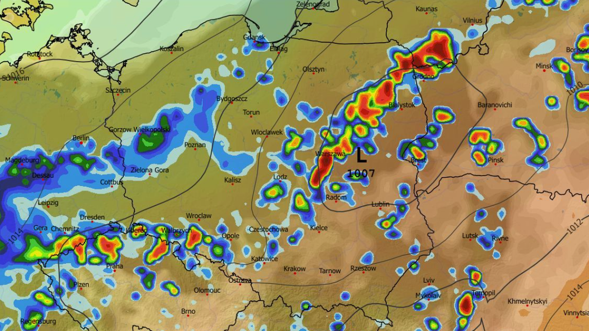 Czwartek będzie jeszcze bardziej deszczowy niż środa, do tego może nadejść więcej burz