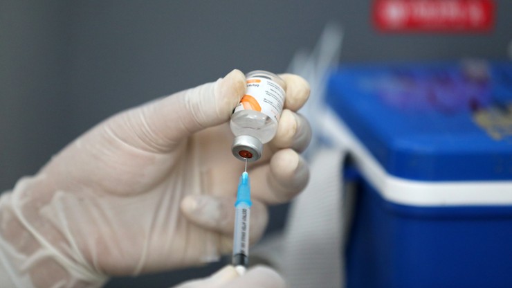 15 mln dawek szczepionek ma dotrzeć do Polski do połowy roku