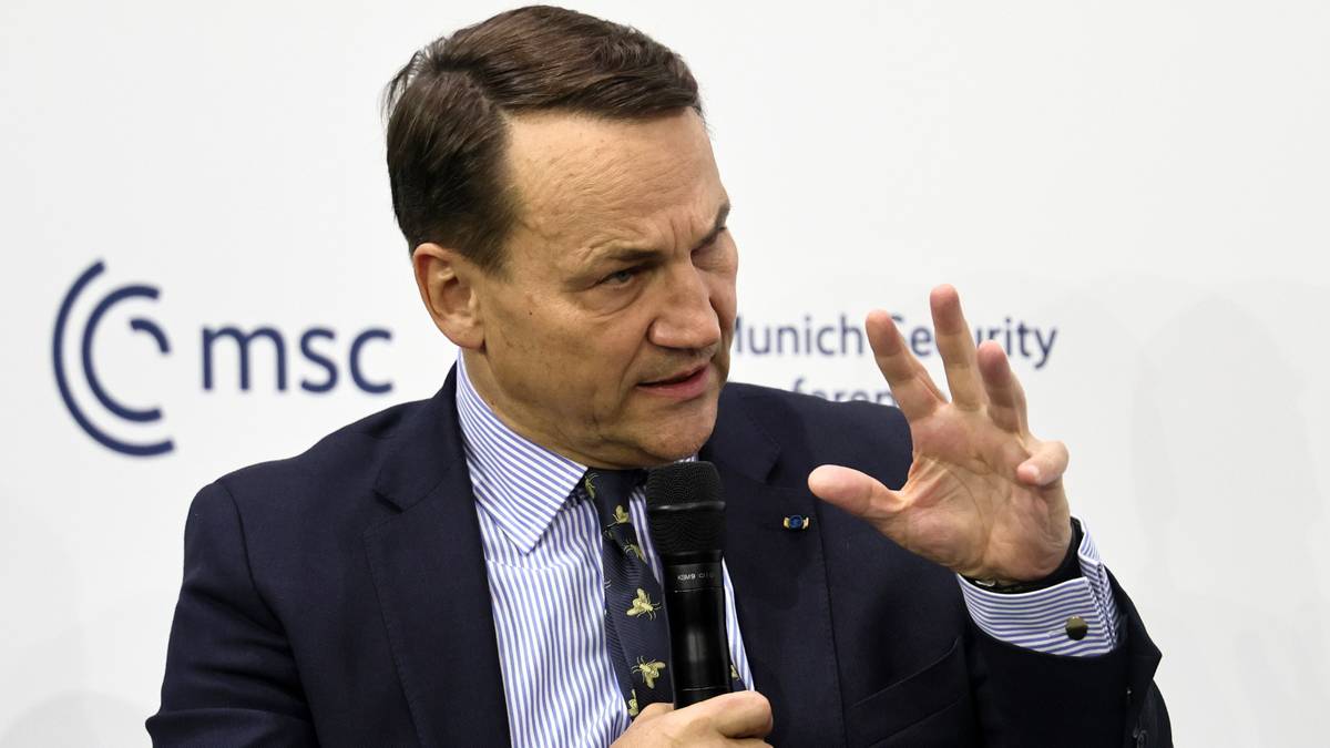 "Wyciskać Brukselkę jak najdłużej". Sikorski o polskim interesie w UE