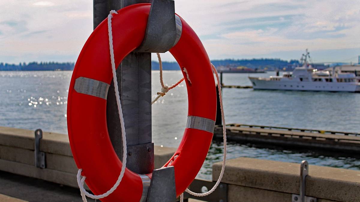 Sinice i bakterie E. coli. Czerwone flagi na kilku kąpieliskach