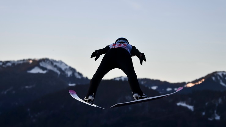 Turniej Czterech Skoczni w Oberstdorfie: Kubacki czwarty na półmetku, Wolny zdyskwalifikowany