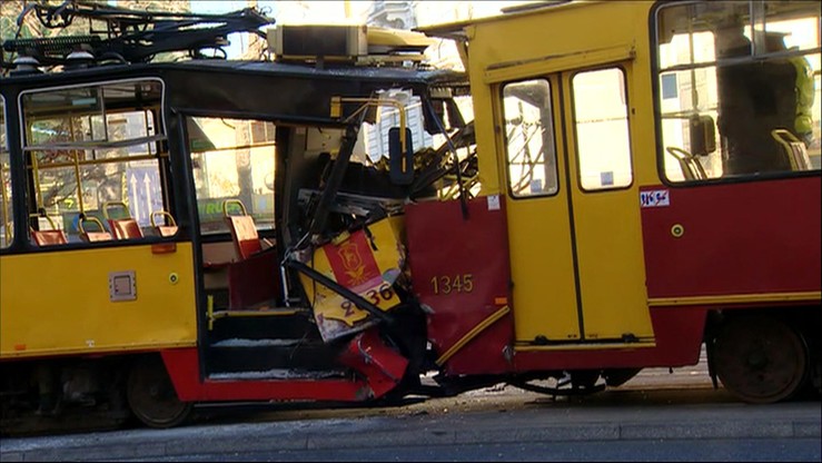 Zderzenie tramwajów w centrum Warszawy. Kilkanaście osób poszkodowanych