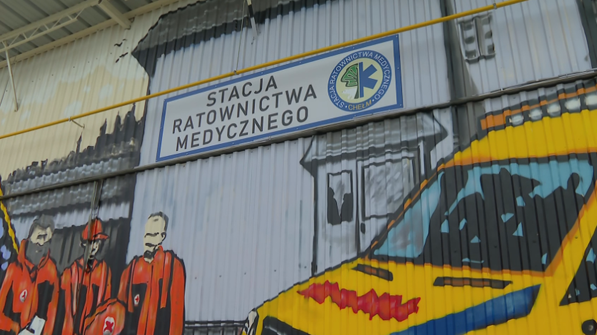Zamalowany mural na stacji pogotowia ratunkowego. "Może ego, może zazdrość"