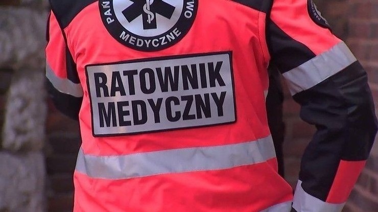 Ratownicy medyczni chcą odwiesić strajk. "Traktuje się ratownika jak pół pielęgniarki"