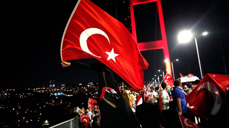 Turcja krytykuje sojuszników za brak poparcia po zamachu