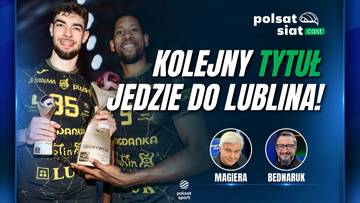 Dw&oacute;ch siatkarzy z pucharem, z napisem "KOLEJNY TYTUŁ JEDZIE DO LUBLINA!".