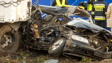 Tragiczny wypadek w Bydgoszczy. TIR staranował taksówkę. Trzy ofiary